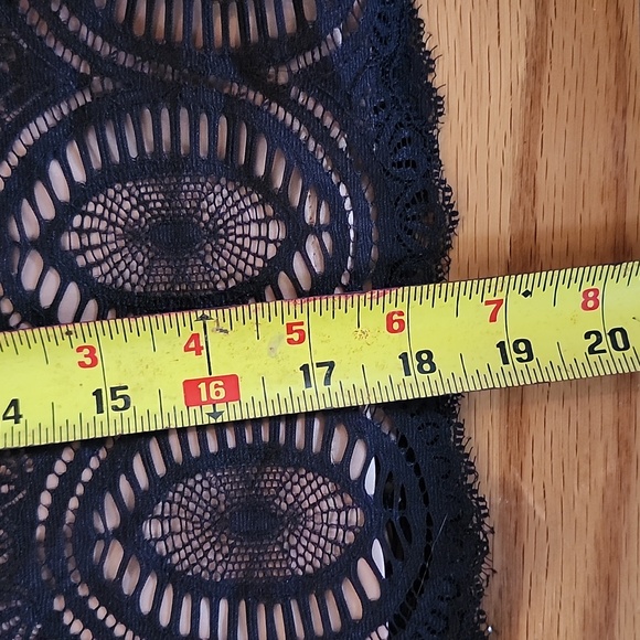 CACHE Lace Skirt Size 0 - Picture 9 of 12